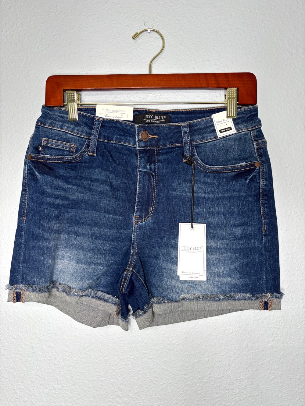 Judy Blue NWT Mid Rise Cuffed Raw Hem Stretch Denim Shorts M